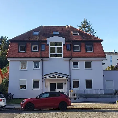 Dennis Apartament *